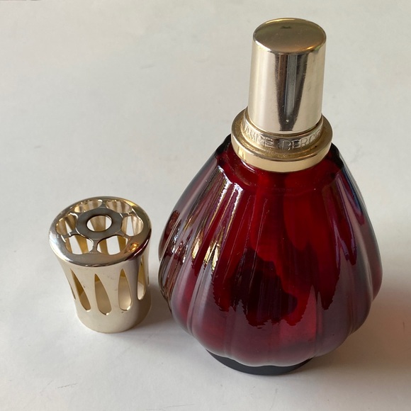 Lampe Berger Authentic '' Réflexion'' Red Glass Diffuser with Gold Hardware - Picture 3 of 7